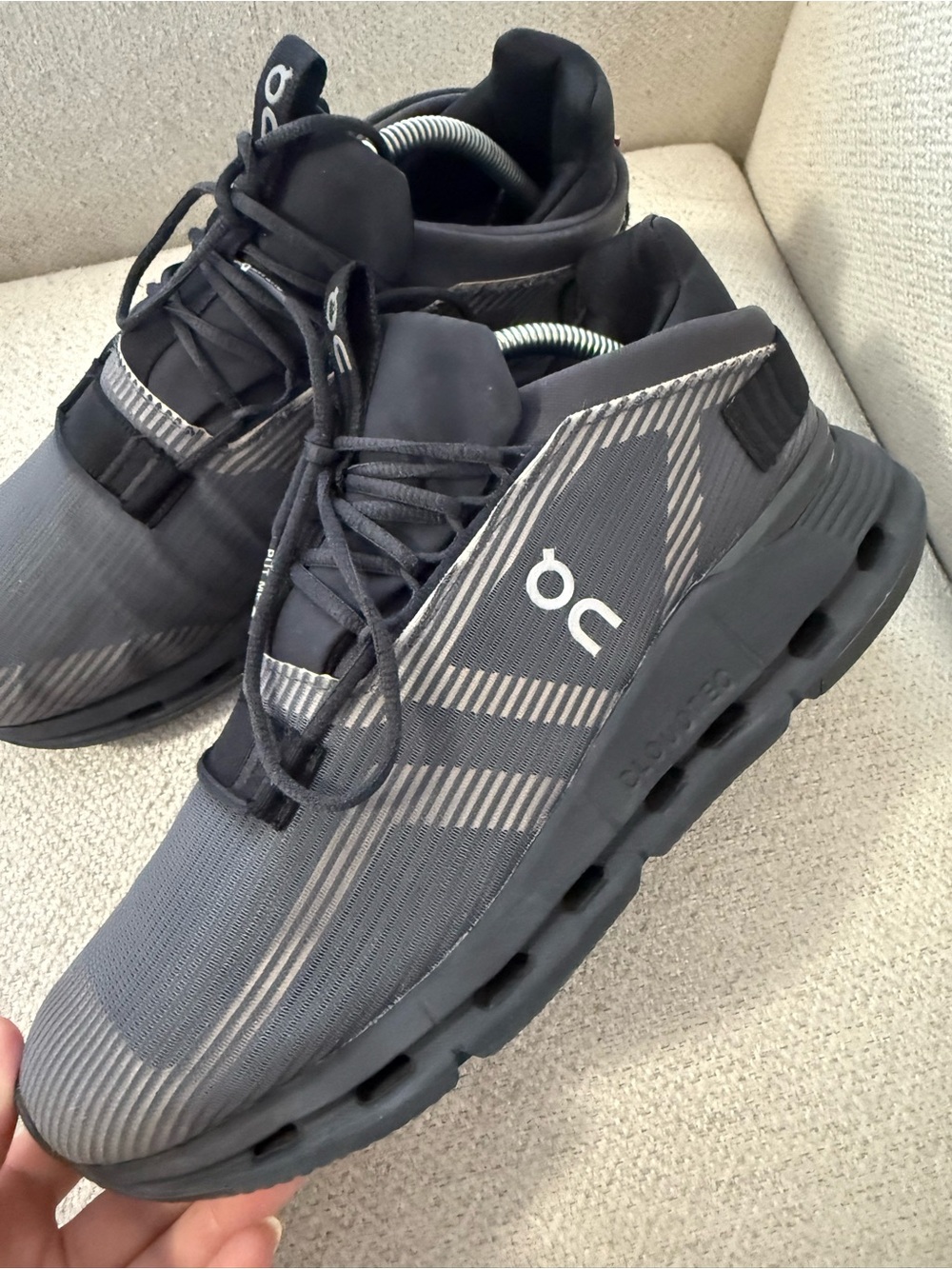 On Running Men's Cloudstratus Black and Gray Athletic Sneakers